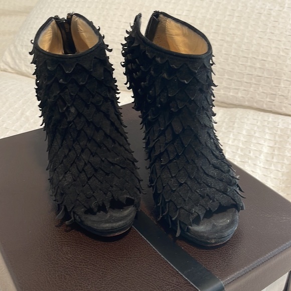 Louboutin heels - Picture 2 of 4